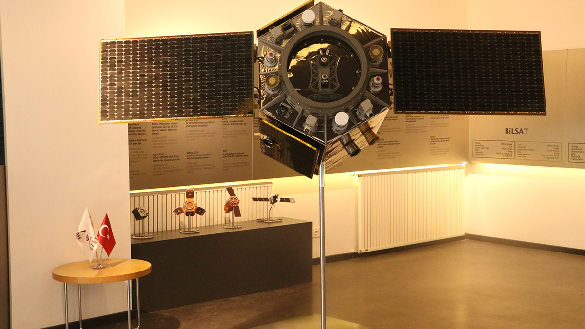 Türkiye’nin yerli ve milli olarak üretilen ilk yüksek çözünürlüklü gözetleme uydusu İMECE ile TÜBİTAK'ın uydu sistemlerine ihracat yolu açıldı.