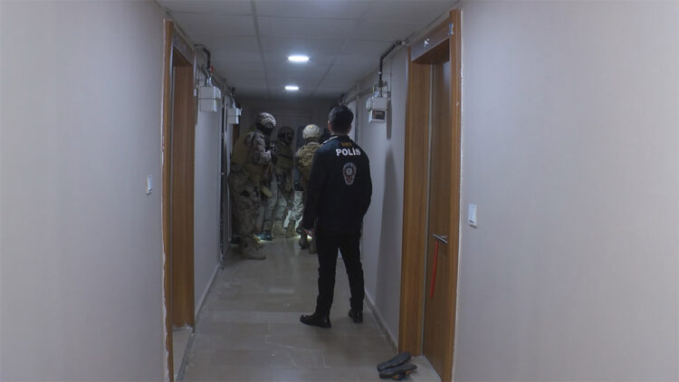 18 ilde 'Forex' operasyonu; Çok sayıda gözaltı var