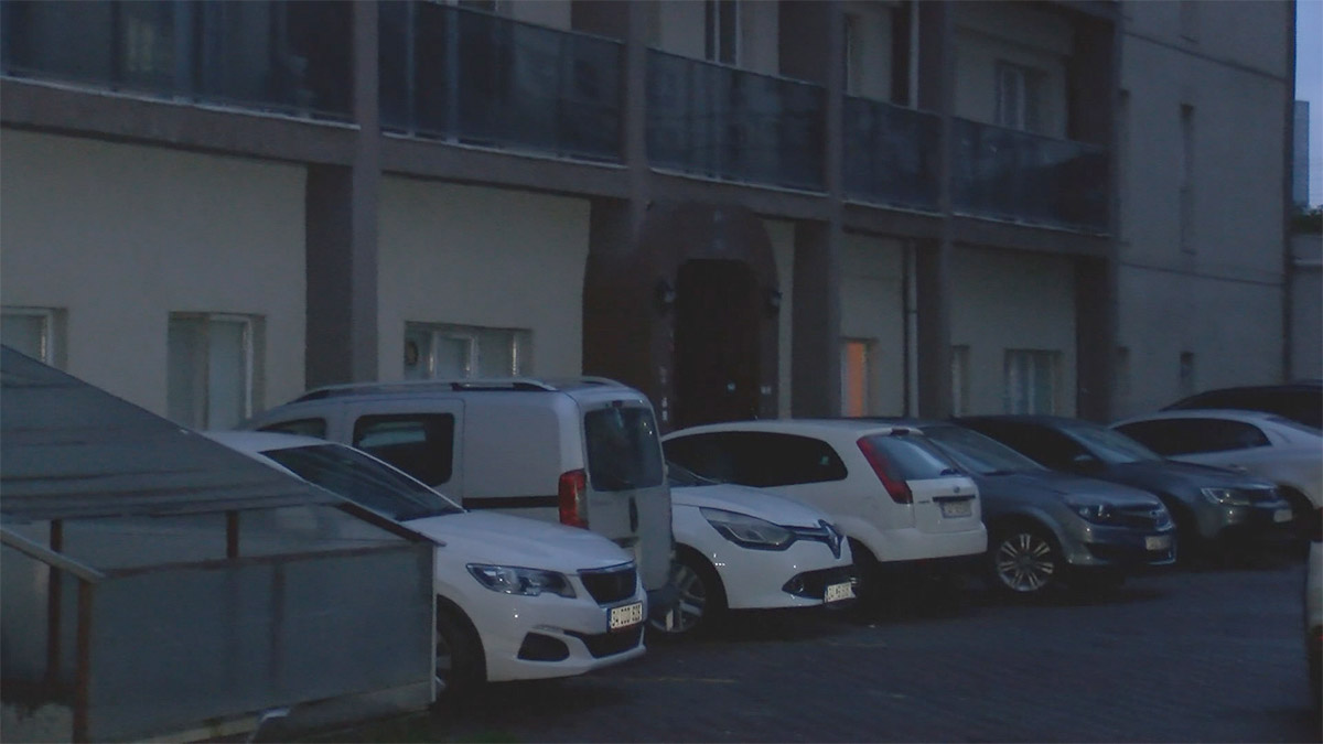 İstanbul'da Siber Suçlarla Mücadele Şube Müdürlüğü ekipleri, il genelinde 'Forex' yatırım dolandırıcılığı ile ilgili 22 ilçede 88 adreste bulunan 153 şüpheliye eş zamanlı operasyon düzenledi.