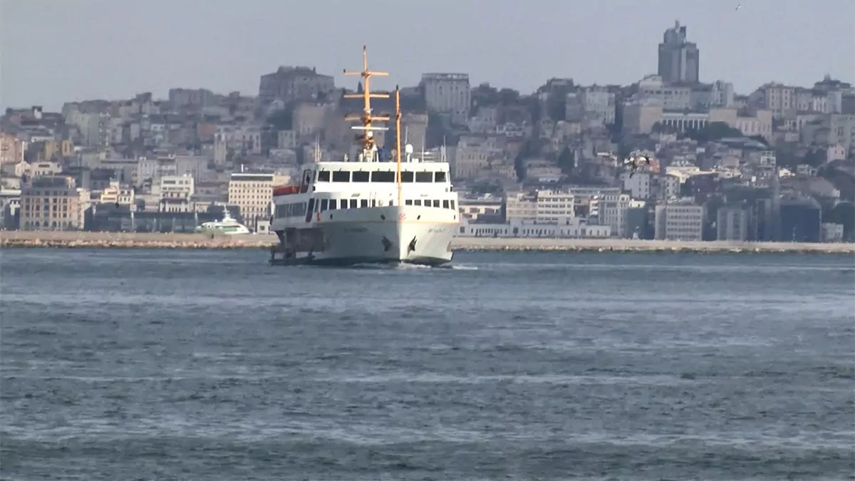 İstanbul boğazında düdük çalma eylemi