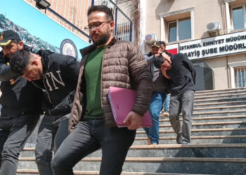 4 evi soyan hırsızlar yakalandı