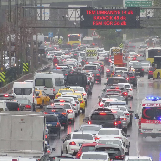 Istanbulda yagmur trafigi yogunluk yuzde 75e ulasti 1 5291 dhaphoto2 - i̇stanbul haberleri, yerel haberler - haberton