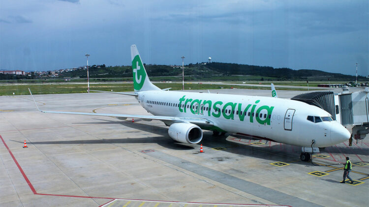Transavia yolcuları Adnan Menderes'te karşılandı