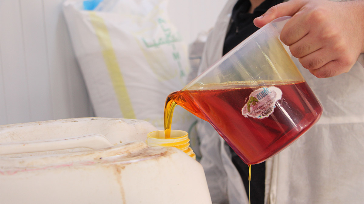 Kampüs Kimya'da üretilen kolonyalardan 3 milyon lira gelir elde edildi