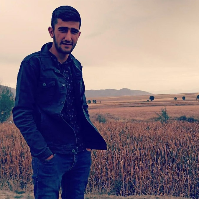 Lokomotifin TIR'a çarptığı kazada sürücü öldü