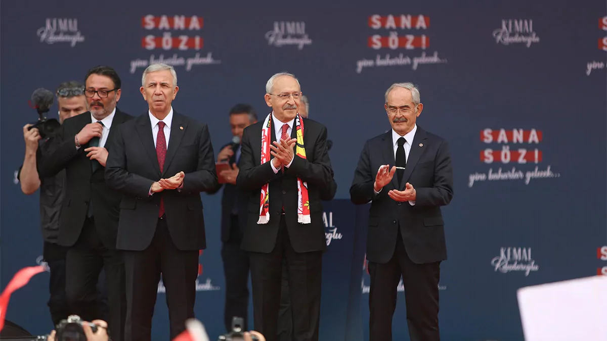 Chp genel başkanı ve millet i̇ttifakı cumhurbaşkanı adayı kemal kılıçdaroğlu, “artık türkiye'nin kaderini değiştireceğiz. Türkiye’yi barıştıracağız. Kucaklaşacağız” dedi.