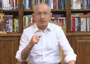 Seçimi manüpüle etmek için ellerinden gelen her şeyi yapıyorlar