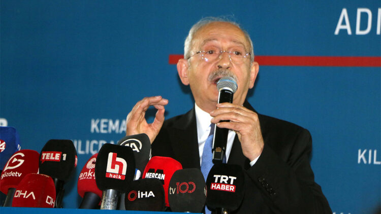 Halkın yararına verilen taahhütleri yerine getiririz