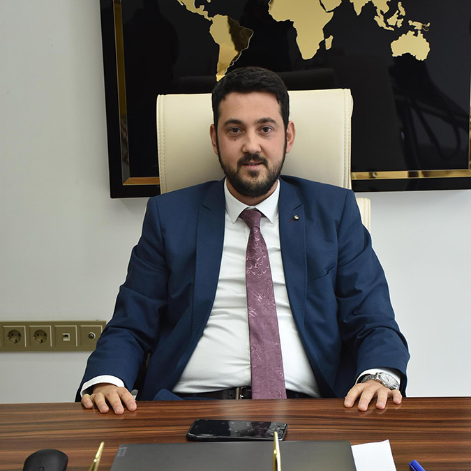 İzmir'deki Tüketici Hakem Heyeti Üyesi ve ara bulucu Salih Emrah Ertan, kiracılar ile ev sahipleri arasında yaşanan anlaşmazlıklar nedeniyle mahkemelerde yoğunluk oluştuğunu söyleyerek sulh hukuk mahkemelerinde açılan dava sayısının iki kattan fazla arttığını belirtti.