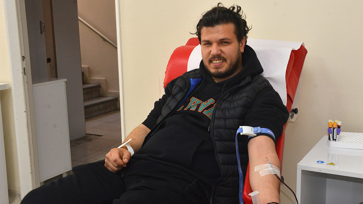 Türk Kızılay Genel Sekreteri Ramazan Saygılı, Pazarcık ve Elbistan merkezli deprem felaketlerinin ardından vatandaşların kan bağışı çağrılarına yoğun ilgi gösterdiğini söyledi.