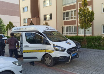 Konya'da emekli polis, eşi ve çocuklarını vurdu