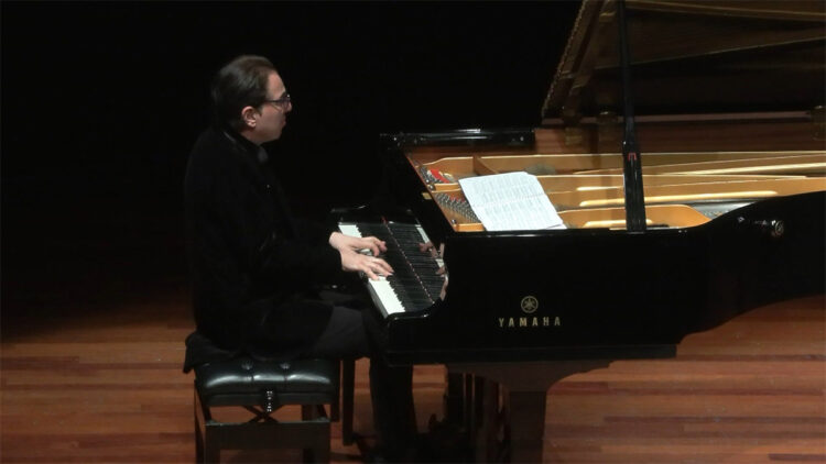 Fazıl Say Kültür Üniversitesi'nde konser verdi