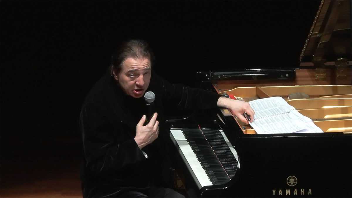 Dünyaca ünlü piyanist ve besteci Fazıl Say Kültür Üniversitesi’nin düzenlediği konserle dinleyicileriyle buluştu.