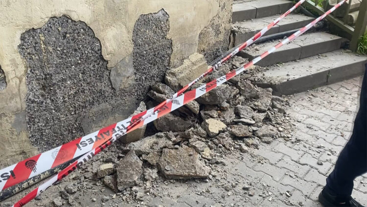 Maltepe kavşak köprüsünün betonu döküldü itfaiye önlem aldı