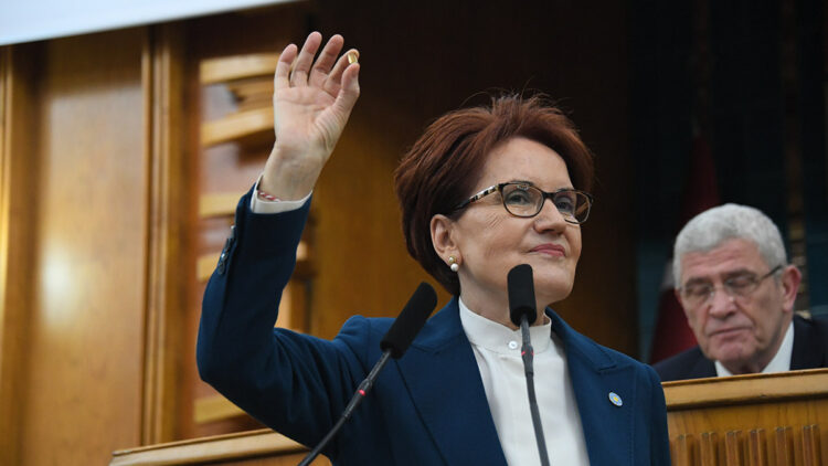 Meral Akşener kürsüden kurşun attı