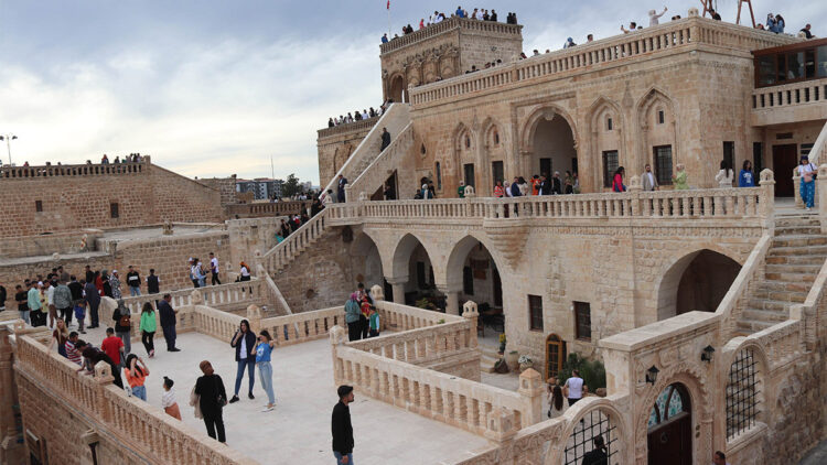 Midyat'ı 3 günlük bayram tatilinde 30 bin turist ziyaret etti