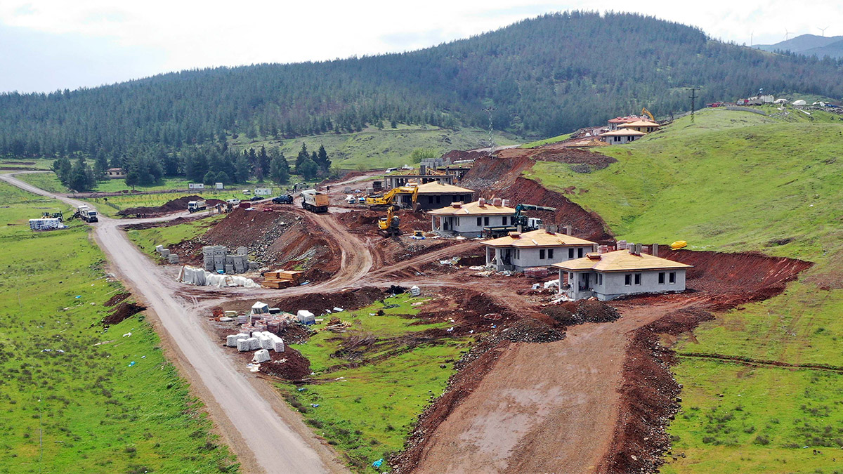 Nurdağı'nda depremzedeler için yaptırılan evlerde sona gelindi