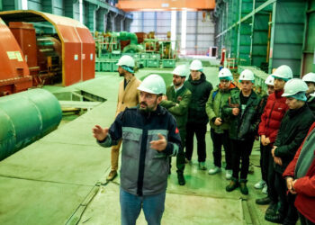 Öğrenciler doğal gaz santrallerini deneyimledi