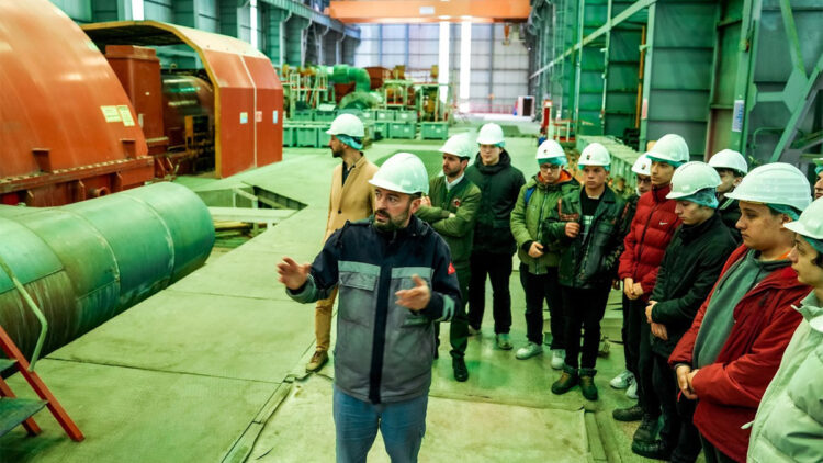 Öğrenciler doğal gaz santrallerini deneyimledi