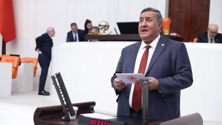 Emekçiler açlık sınırının altında yaşamaya mahkum edildi