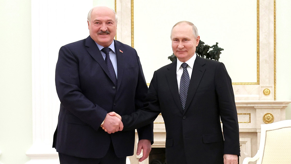 Rusya devlet başkanı vladimir putin aleksandr lukaşenko ile bir araya geldi.
