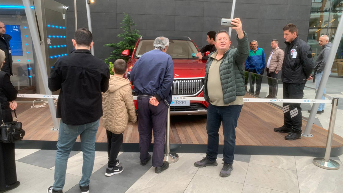 Rize'de Togg halktan yoğun ilgi gördü