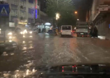 Siirt'te sağanak hayatı olumsuz etkiledi