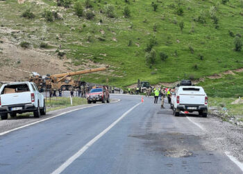 Askerleri taşıyan otobüs devrildi; 2 asker şehit oldu, 45 yaralı