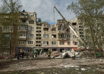 Sloviansk'ta vurulan apartmanda 15 kişi öldü