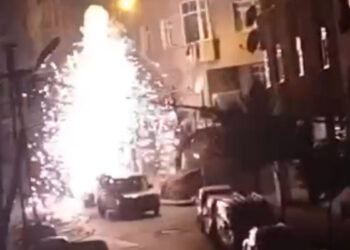 Sultangazi'de elektrik kablolarında art arda patlama