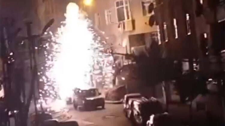 Sultangazi'de elektrik kablolarında art arda patlama