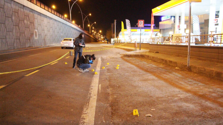 Husumetlisi tarafından kurşun yağdırılarak öldürüldü