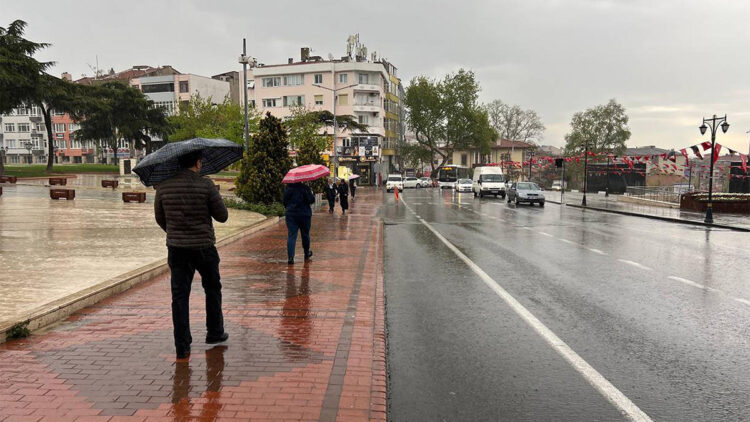 Tekirdağ'da sağanak etkili oldu