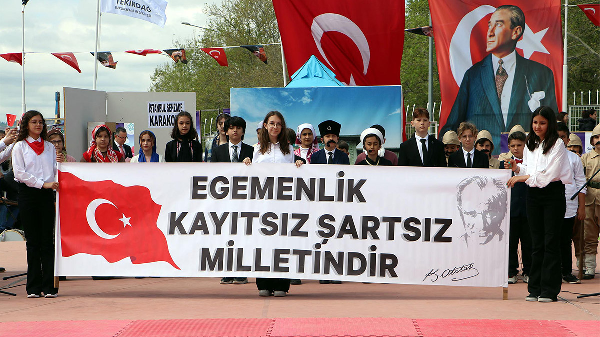 23 Nisan Ulusal Egemenlik ve Çocuk Bayramı, Türkiye Cumhuriyetinin Kurucusu Ulu Önder Mustafa Kemal Atatürk tarafından dünya çocuklarına armağan edilen ilk ve tek resmi uluslararası bayramdır. Bu bayramla birlikte milli egemenliğin kayıtsız şartsız millete ait olduğunun kabul edildiği önemli bir tarihtir.