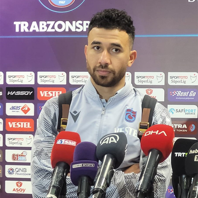 Trabzonspor'un Spor Toto Süper Lig'in 29’uncu haftasında sahasında Beşiktaş ile golsüz berabere kaldığı karşılaşmanın ardından Mahmoud Trezeguet, açıklamalarda bulundu. Trezeguet, "Takımımıza yardımcı olabilmek için her şeyi denedim; 2-3 tane gol atabilirdim ama ne yazık ki şanssızdım. Bundan sonra da aynı şekilde devam edeceğiz" dedi.
