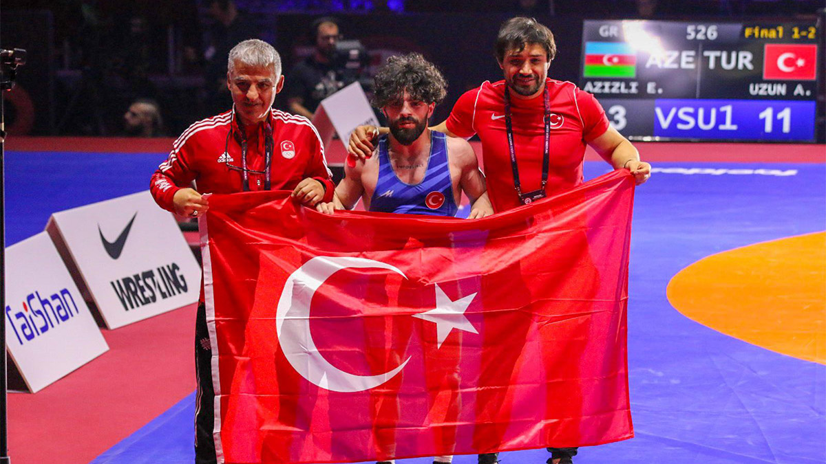 Türkiye Grekoromen A Milli Takımı, Hırvatistan’ın başkenti Zagreb’de devam eden 2023 Avrupa Güreş Şampiyonası'nın 2'nci gününde Rıza Kayaalp ve Adem Burak Uzun ile altın, Ali Cengiz ile gümüş, Yunus Emre Başar ile bronz olmak üzere toplam 4 madalya kazandı.