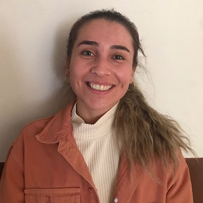 Adana’nın Saimbeyli ilçesinde üzerine kaya düşen otomobildeki 4 öğretmen hayatını kaybetti.