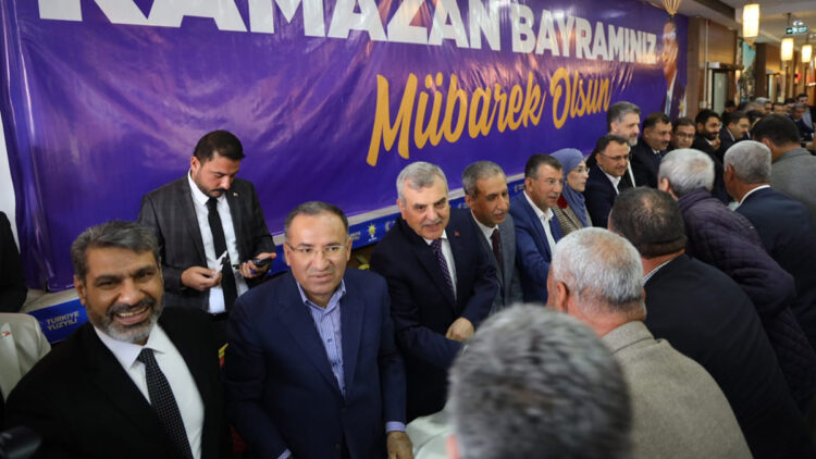 Bozdağ, AK Parti bayramlaşma programına katıldı
