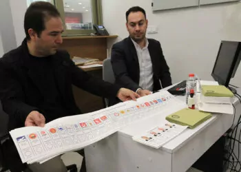 Kapıköy gümrük kapısı'nda oy verme işlemleri başladı