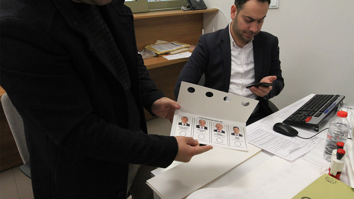 Kapıköy Gümrük Kapısı'nda oy verme işlemleri başladı