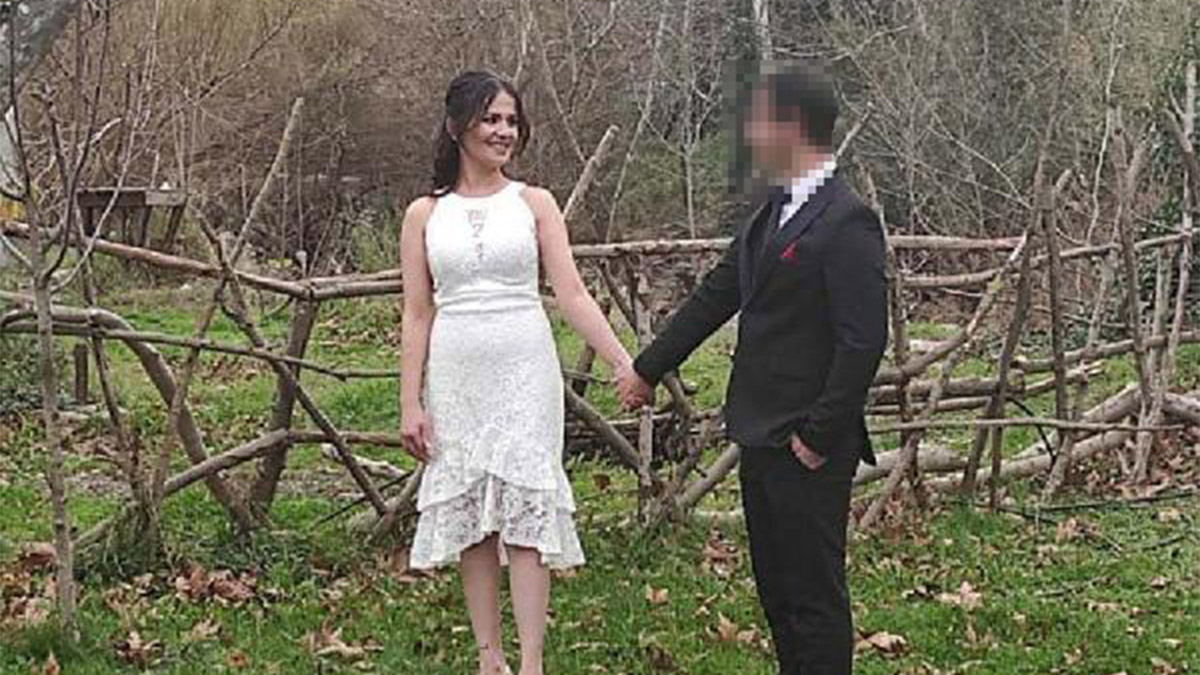 Manisa'nın Demirci ilçesinde, İlçe Emniyet Müdürlüğü'nün üst katında bulunan polis lojmanlarında başından tabancayla vurulmuş olarak bulunan Yeşim Akbaş'ın ölümüyle ilgili başlatılan soruşturma sürerken, olayın yaşandığı odada kalan ve silahın sahibi olan komiser yardımcısı Doğancan Y.'nin bir hafta önce boşandığı eski eşi Meryem Emir'i (28) defalarca darpedip, hakarette bulunduğu, hatta başına 2 kez silah dayadığı ortaya çıktı.