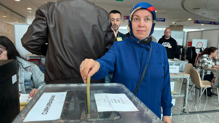 1 milyon 763 bin 973 yurtdışı seçmeni oy kullandı