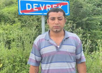 15 kişinin saldırısına uğradı, o anlar kamerada