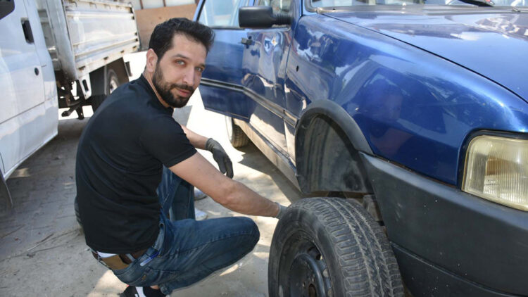 21 aracın lastiğini patlatan şüpheli, gözaltında