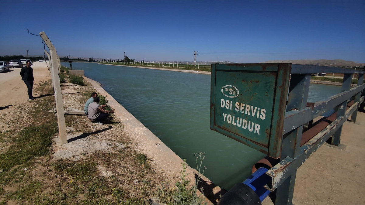 Sulama kanalına düşen otomobildeki annenin cansız bedenine ulaşıldı