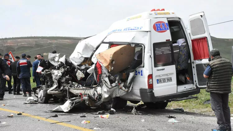 5 kişinin öldüğü kazada tir şoförü tutuklandı