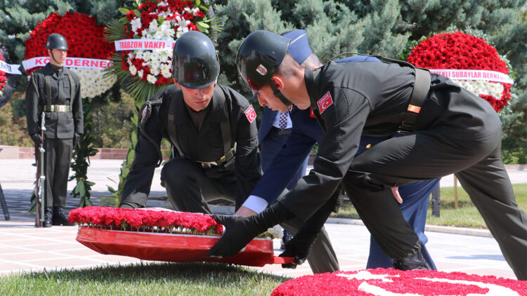5'inci Cumhurbaşkanı Cevdet Sunay mezarı başında anıldı