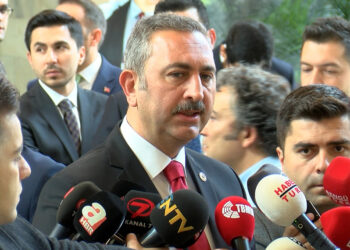 Abdulhamit Gül, milletvekili kaydını yaptırdı