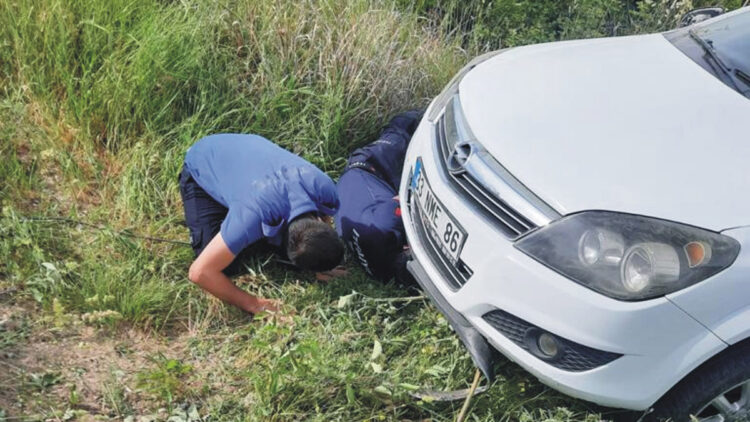 Adıyaman'da devrilen otomobildeki 4 kişi yaralandı