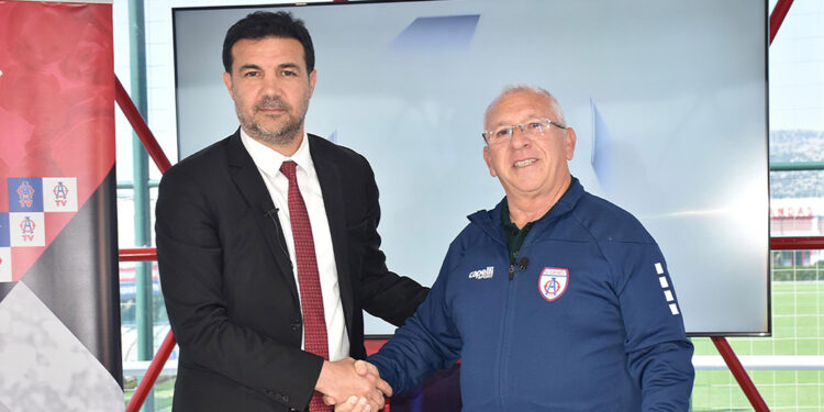 Altınordu, Hasan Özer'le vedalaştı